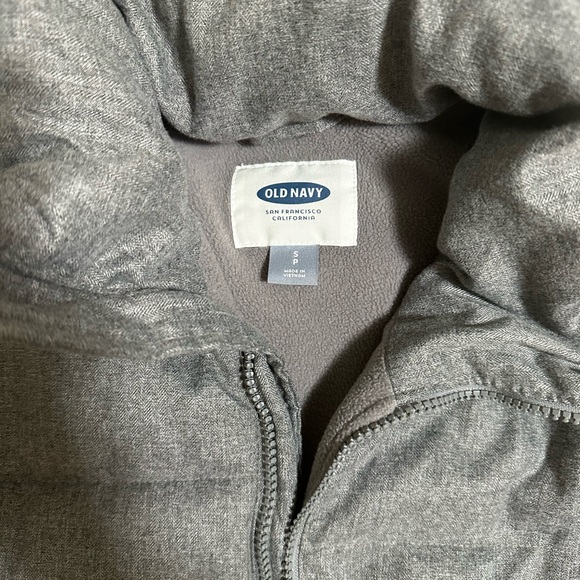 Women’s Old Navy Puffer Jacket - Picture 2 of 4